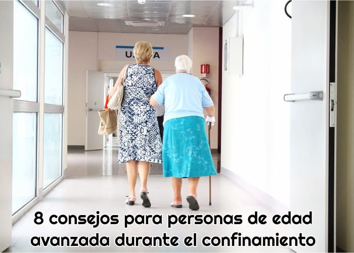 madre-e-hija-andando-por-un-pasillo-de-un-hospital