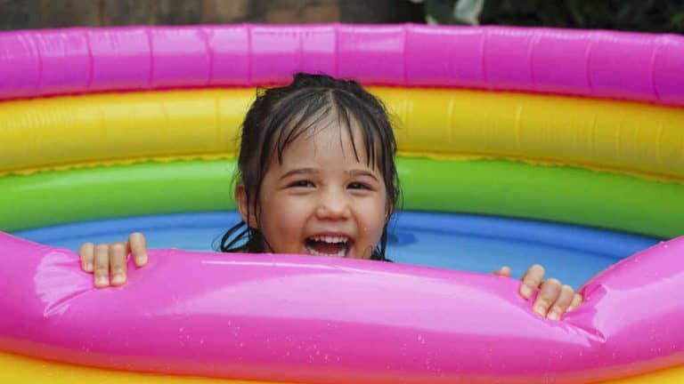 ¿Dónde comprar hinchables para piscinas?