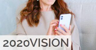 mujer con movil