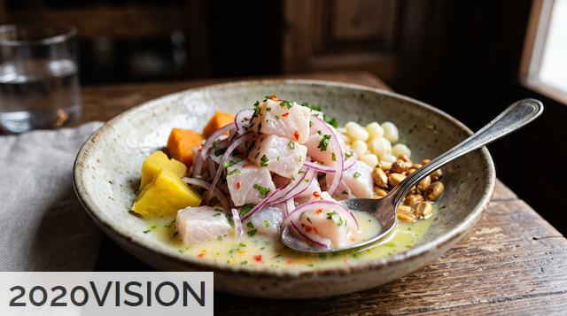 Ceviche peruano con pescado, cebolla y leche de tigre